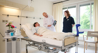 Patientenzimmer-c-Klinik_Manhagen_Tablet