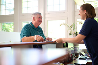 Empfang_AUgenklinik_8630__c_Klinik_Manhagen