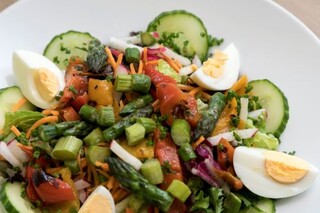 Cafeteria-Salat_c_Klinik_Manhagen_4697