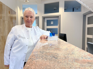 Augenaerztin_Frau-Kon_c_Klinik_Manhagen