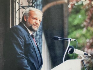 Eroeffnung_Prof._Rueschmann_ParkKlinik_Manhagen_1991