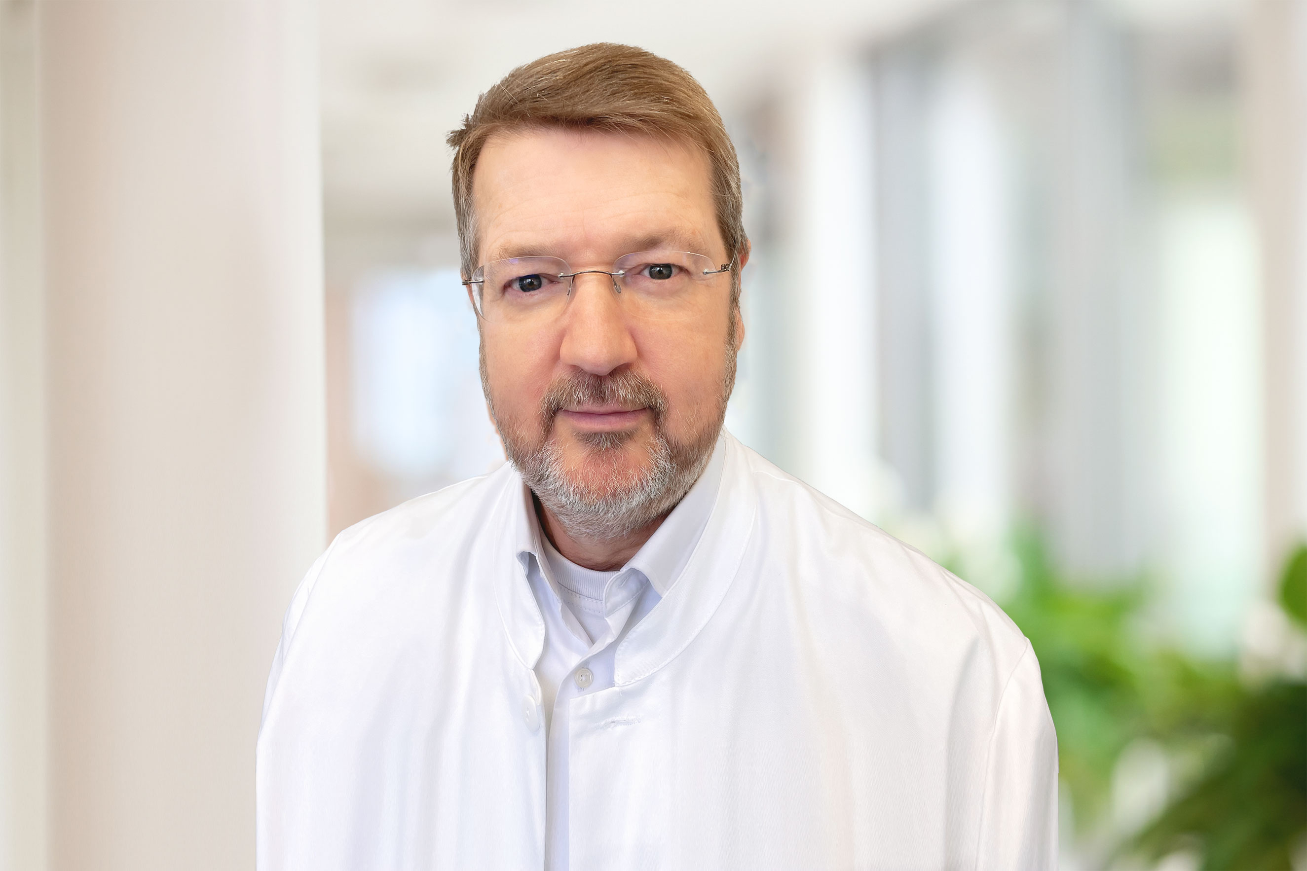 Dr. med. dent. Manfred Suhr