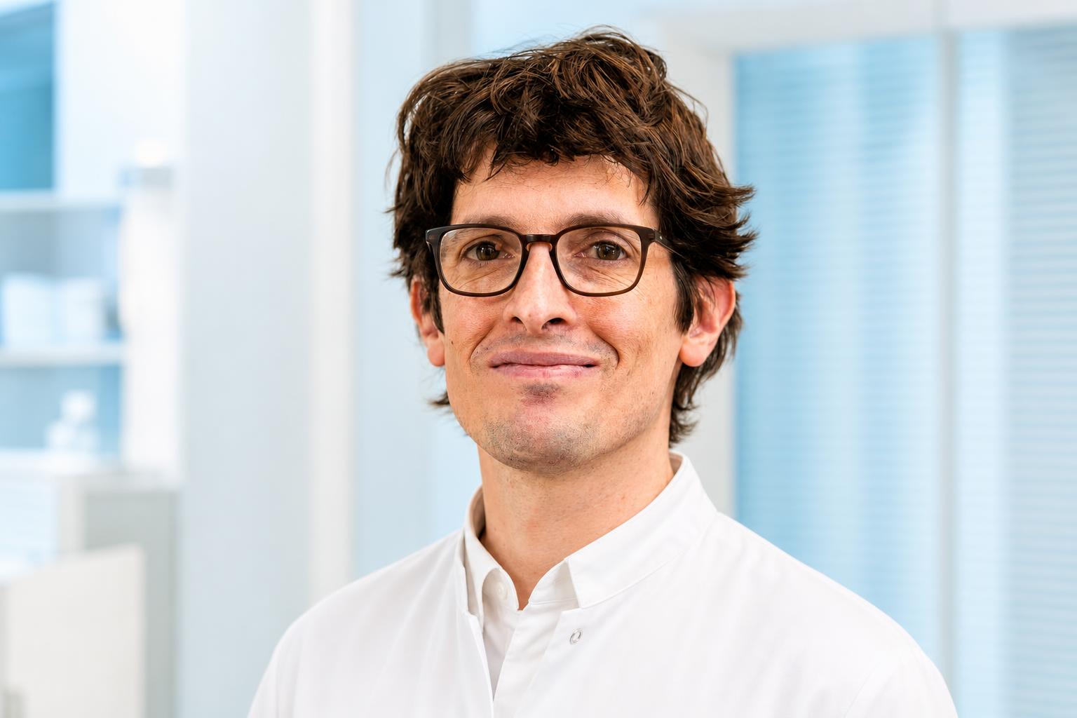 Dr. Jon Schäfer