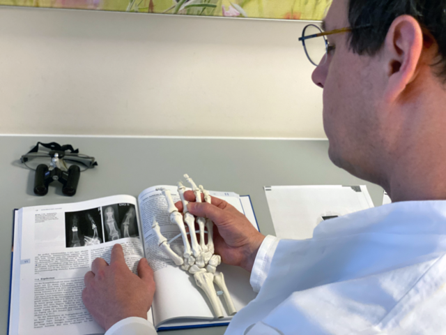 Tag der Hand 2021 - "Deine Hand verdient Experten"