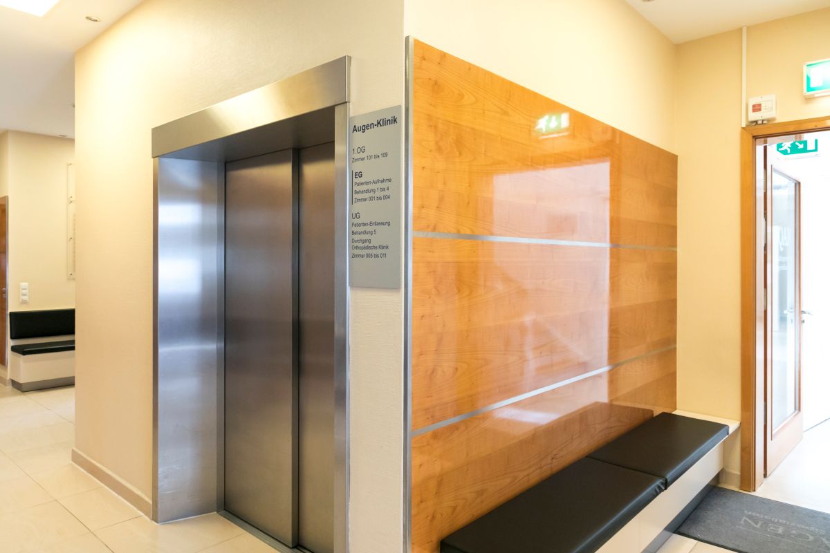 Wartebereich der Augenklinik Manhagen