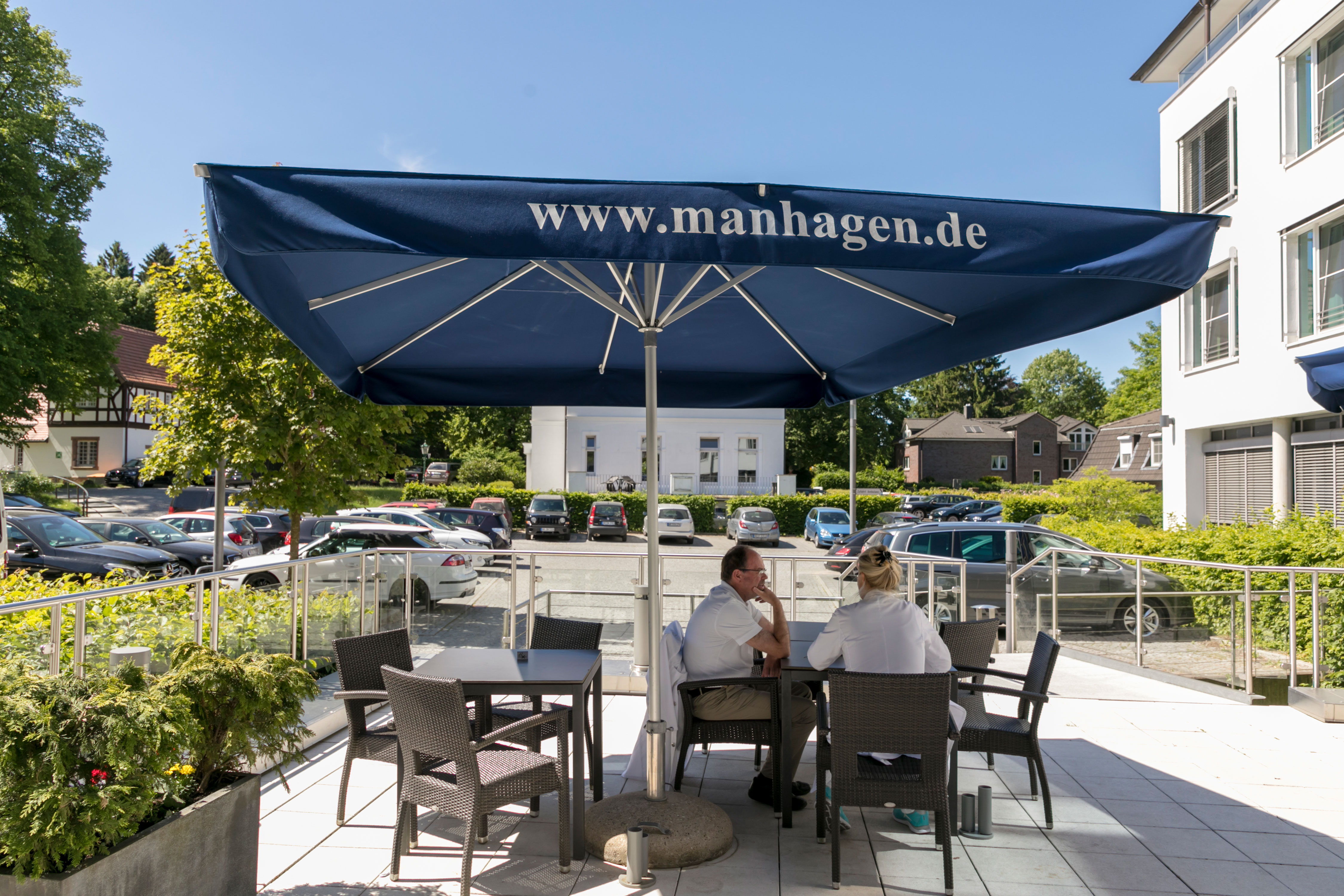 Terrasse der Klinik Manhagen
